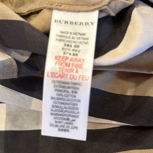 Authentic Burberry Girl’s Skirt - Size 4 - Picture 5 of 9